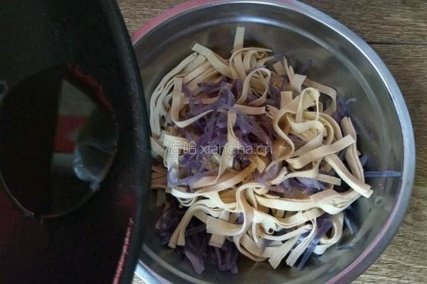 紫甘蓝拌豆腐丝的做法图解6