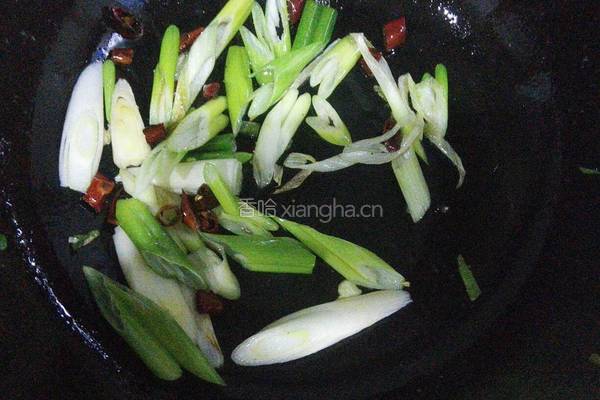 大葱炒木耳的做法图解4