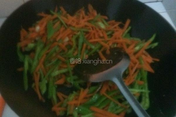 青椒胡萝卜炒肉的做法图解8