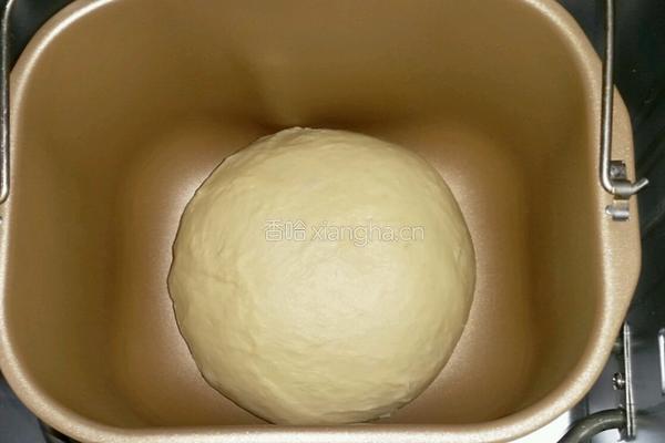 培根大虾披萨的做法图解2