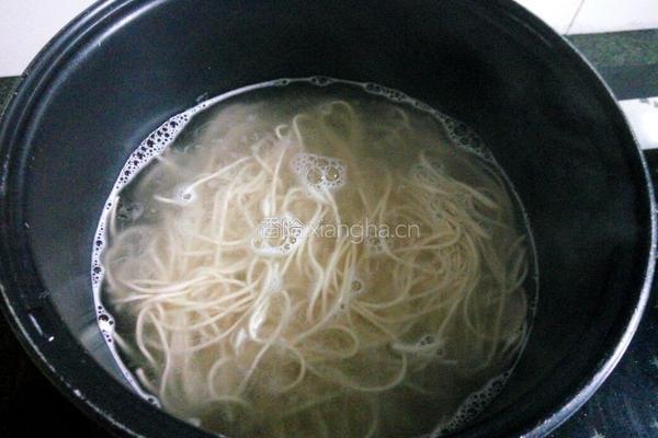炸酱铺盖面的做法图解6