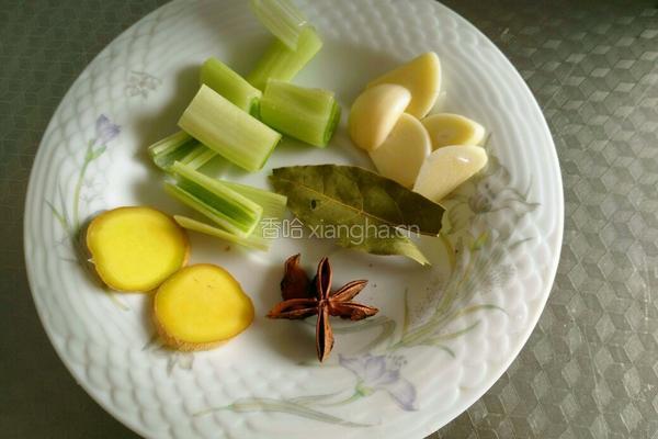香菇炖肉的做法图解3