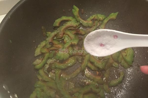 豆豉炒苦瓜的做法图解6