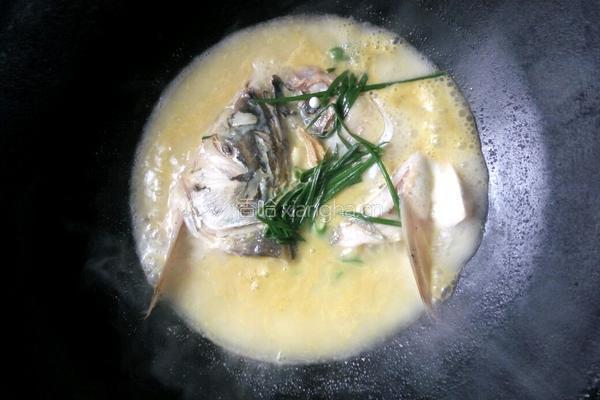 鲢鱼头豆腐汤的做法图解5