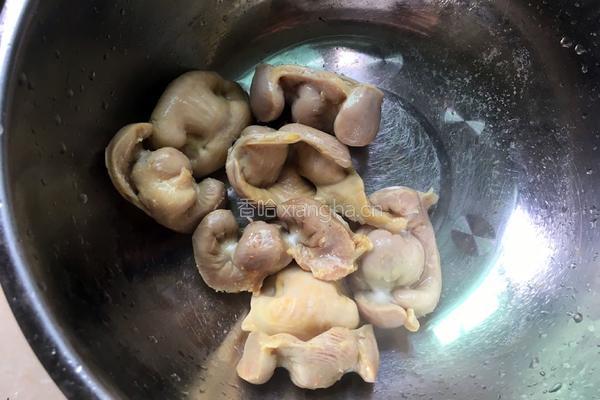 泡椒炒鸡胗的做法图解3