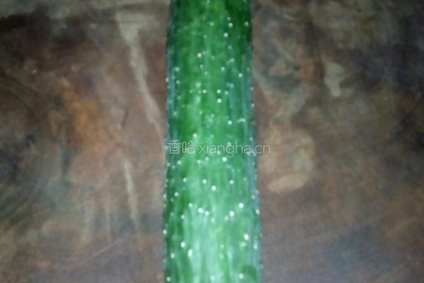 麻辣黄瓜的做法图解1