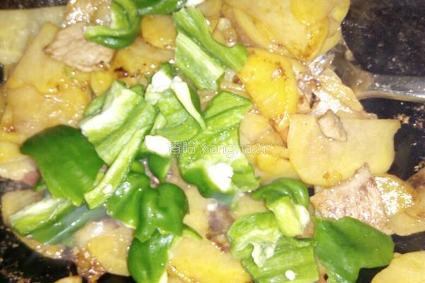 土豆片西红柿炒辣椒的做法图解6
