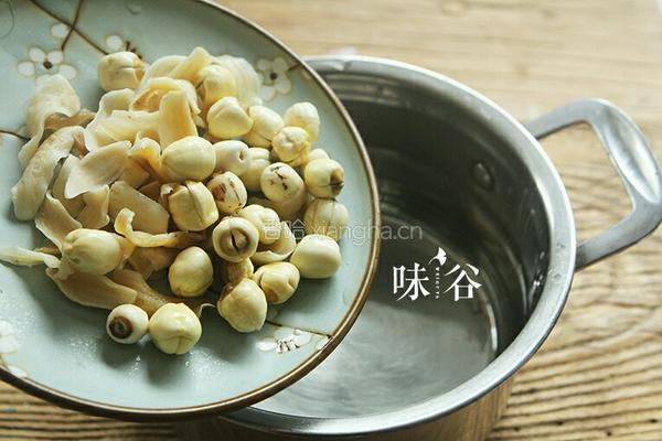莲子百合鸡蛋糖水的做法图解6