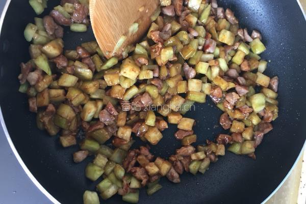 茄子肉酱面的做法图解5