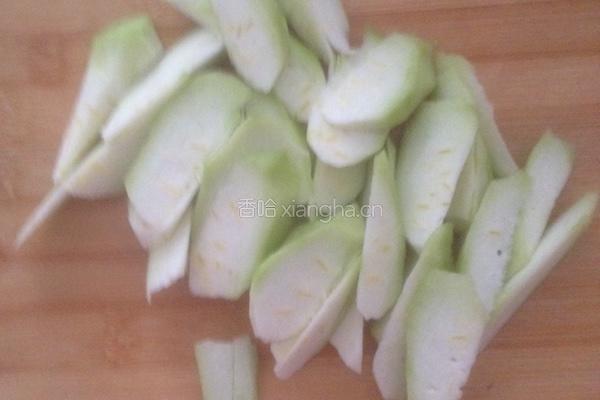 丝瓜鸡蛋汤的做法图解1
