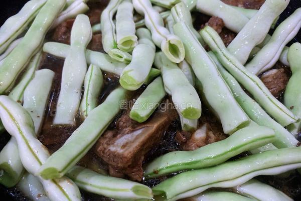 排骨炖豆角的做法图解4