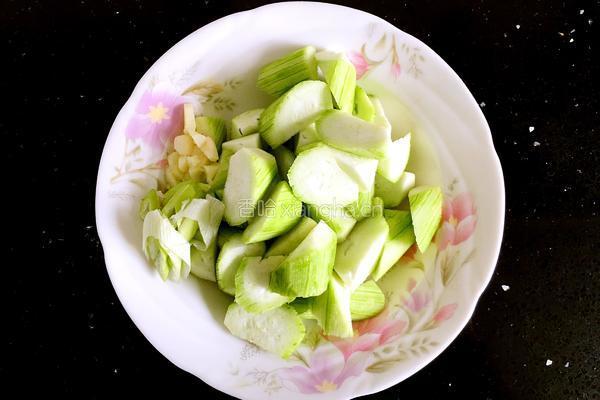丝瓜豆腐的做法图解2