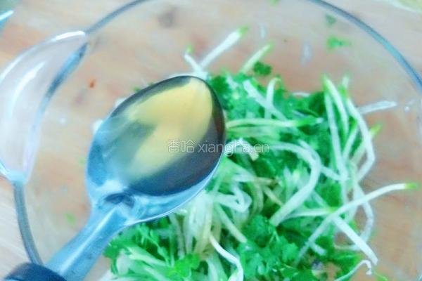 香菜萝卜丝的做法图解7
