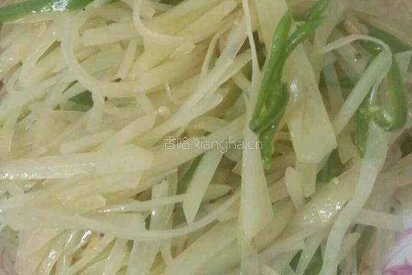 青椒土豆丝的做法图解1