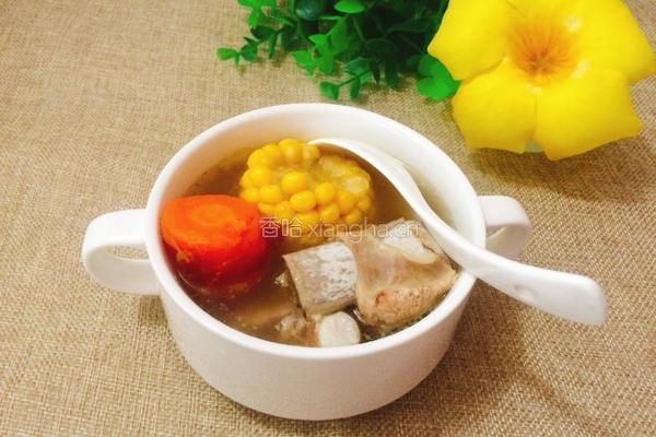红萝卜玉米猪骨汤的做法图解7