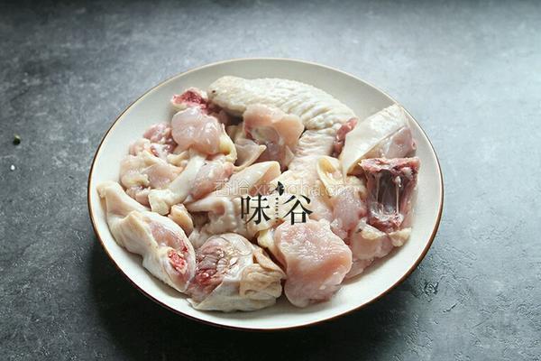 补血鸡汤的做法图解2