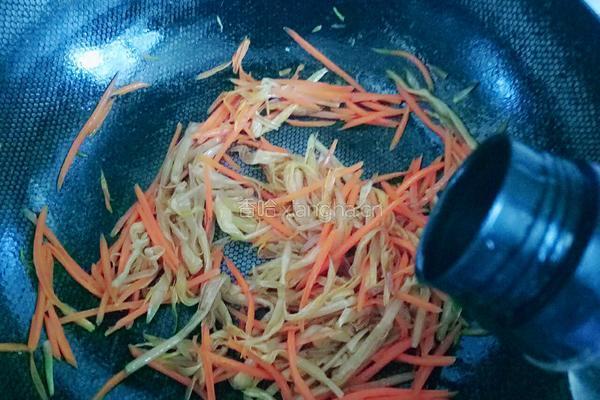 黄花菜炒鸡蛋的做法图解7
