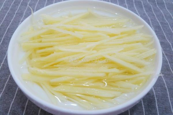 胡萝卜炒土豆的做法图解2