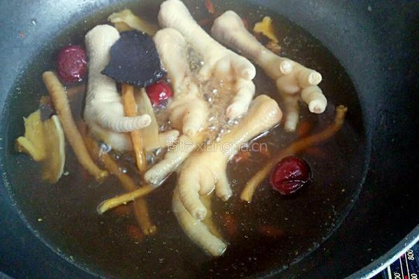 药膳浸鸡脚的做法图解7