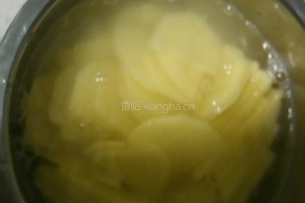 土豆辣椒西红柿的做法图解1