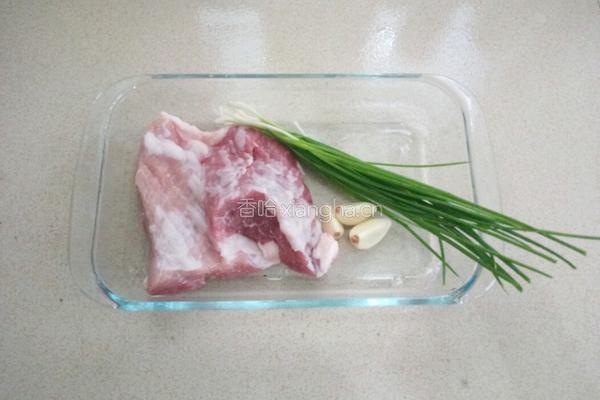 砂锅焖肉的做法图解1