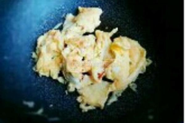 鸡蛋炒瓜片的做法图解7