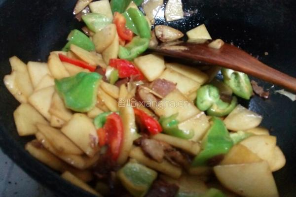 腊肉炖土豆的做法图解10