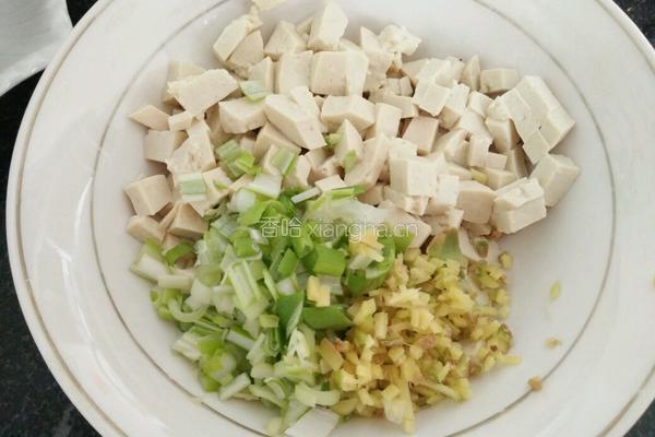 豆腐白菜水饺的做法图解2
