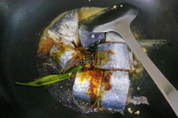 蒜香马鲛鱼的做法图解5