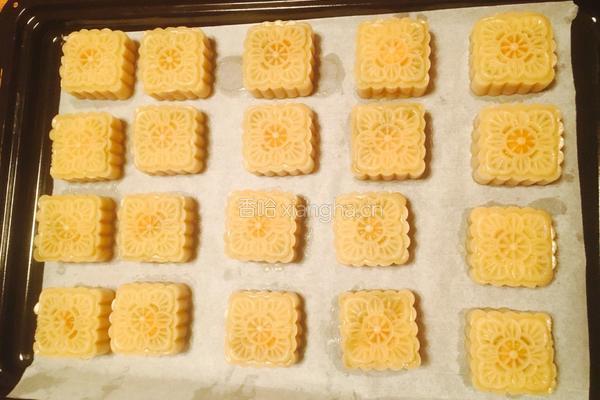 广式蛋黄月饼的做法图解7