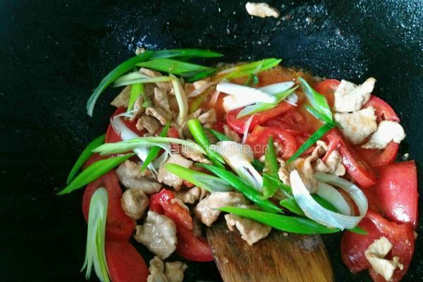 番茄炒猪肉的做法图解5
