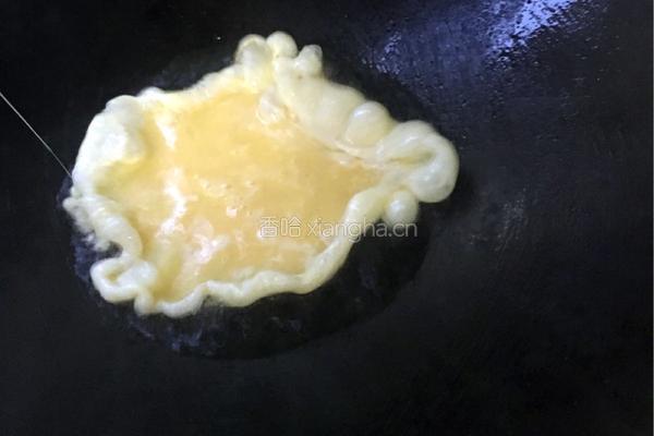 剁辣椒木耳炒鸡蛋的做法图解4