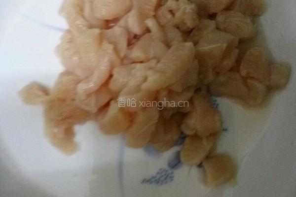 宫爆鸡丁的做法图解1