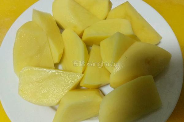 鲅鱼炖土豆的做法图解3