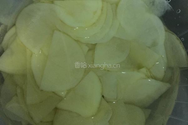 清炒土豆片的做法图解1