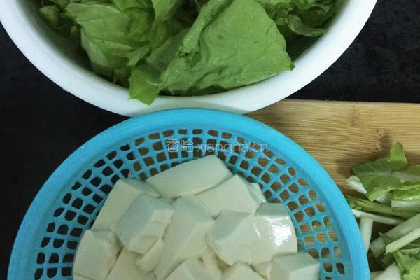小白菜炖豆腐的做法图解2