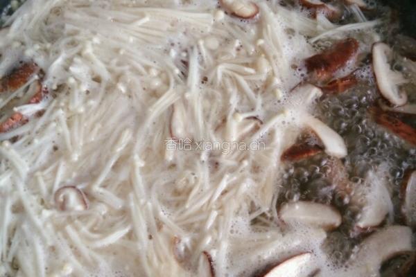 金针菇香菇汤的做法图解5