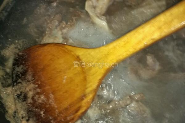 清炖白萝卜牛腩汤的做法图解3