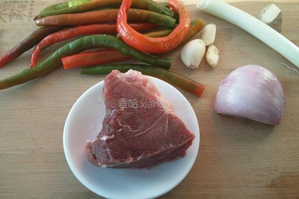 家常牛肉小炒的做法图解1