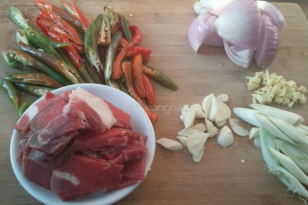 家常牛肉小炒的做法图解2