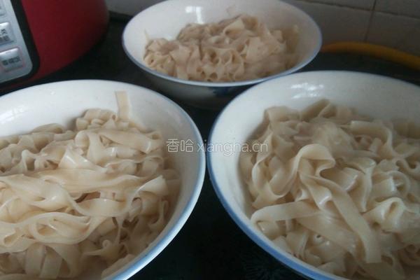酸菜面条的做法图解4