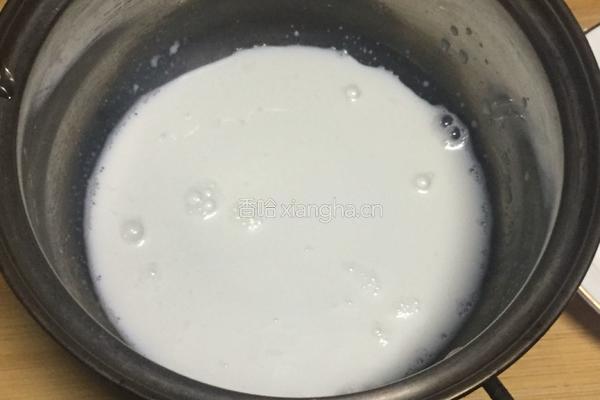 抹茶拿铁的做法图解1