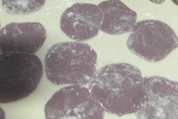 紫薯玫瑰花抱蛋煎饺的做法图解5