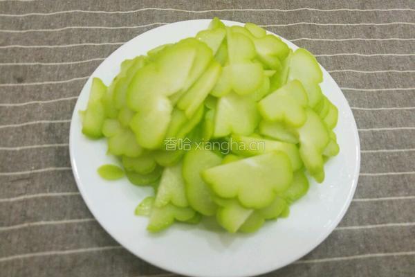 酸辣佛手瓜的做法图解3