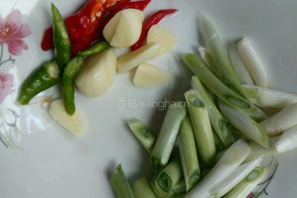 香菇炒腊肉的做法图解4