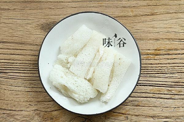 竹荪炖鸡汤的做法图解5
