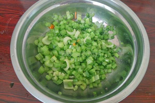 芹菜素包子的做法图解5