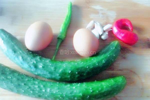 鸡蛋肉片炒黄瓜的做法图解1