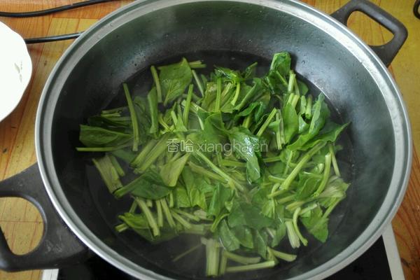 枸杞拌菠菜的做法图解3