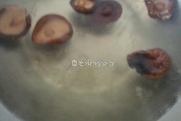 香菇趴油菜的做法图解2